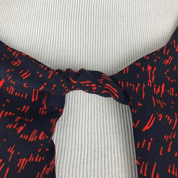 Halogen Red/Navy Twist Keyhole Top - Picture 2 of 7